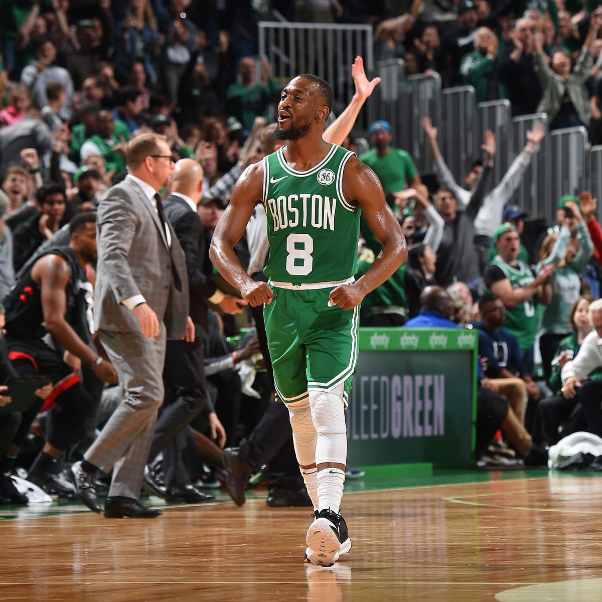 [NBA]范弗里特拉开单打 强硬上篮反超比分