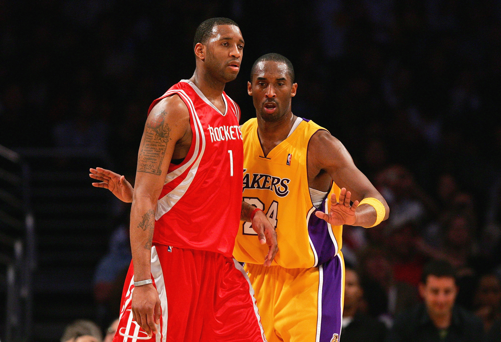 AC米兰在意大利杯1／8决赛中0-1不敌拉齐奥，终结13连胜，遭遇赛季首败。