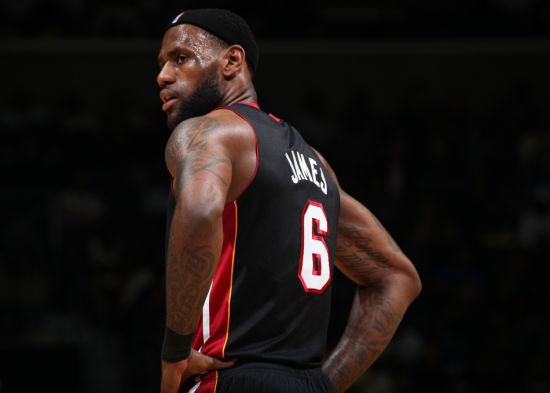 球迷态度：朱辰杰或无缘国足世预赛，谁将出任中卫组合？