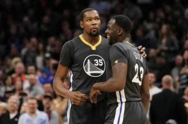 [流言板]FIBA官方回顾字母哥暴扣瞬间：这是什么级别的怪兽