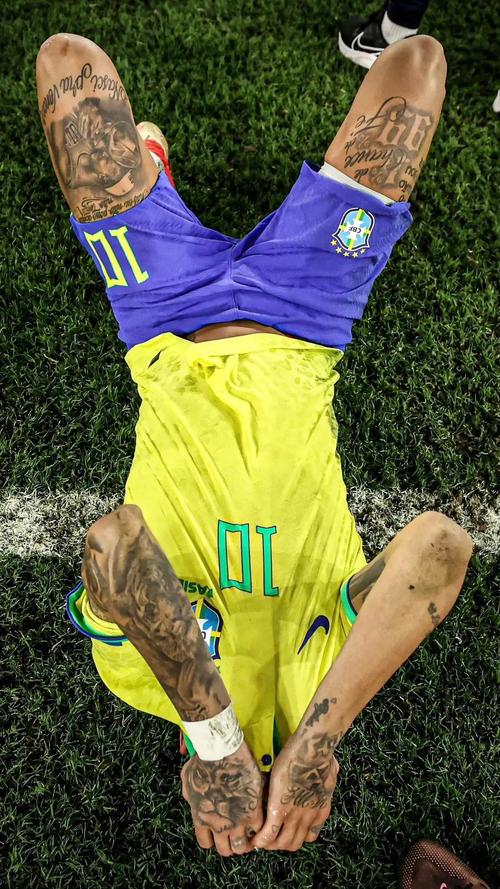 C罗主动把点球机会让给马内，一个举动彻底粉碎自私的质疑