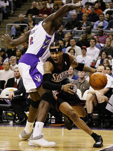 杜兰特单打能力位列榜首，组队能力却令人诟病，火箭直落附加赛