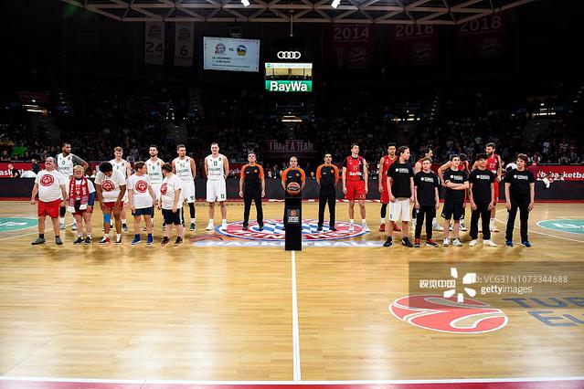 字母哥复出半场砍两双，雄鹿12记三分，半场1分领先