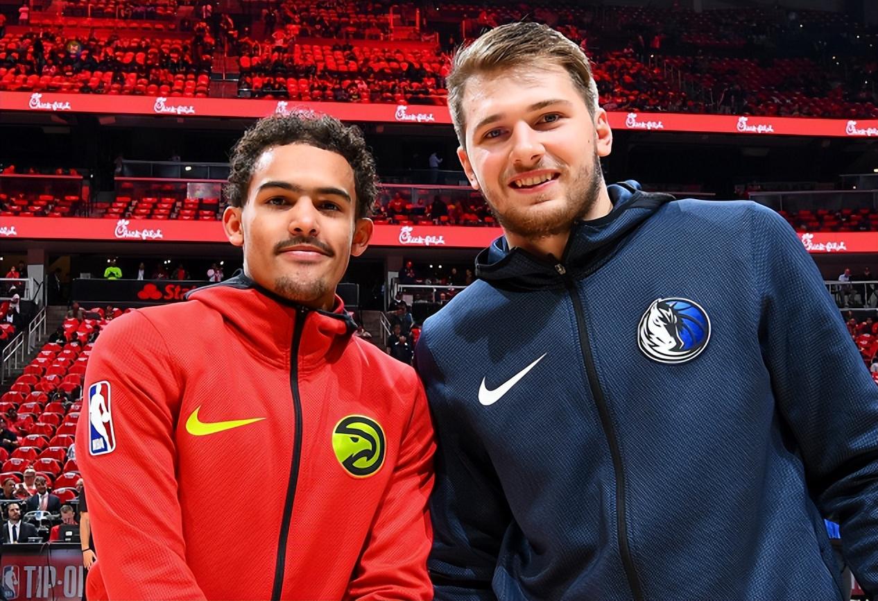 吴念庭现身高雄大立百货 为运动品牌担任一日店长