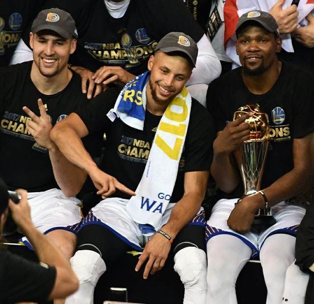 巴黎奥运三人篮球开赛 王丽丽绝杀助中国女队开门红