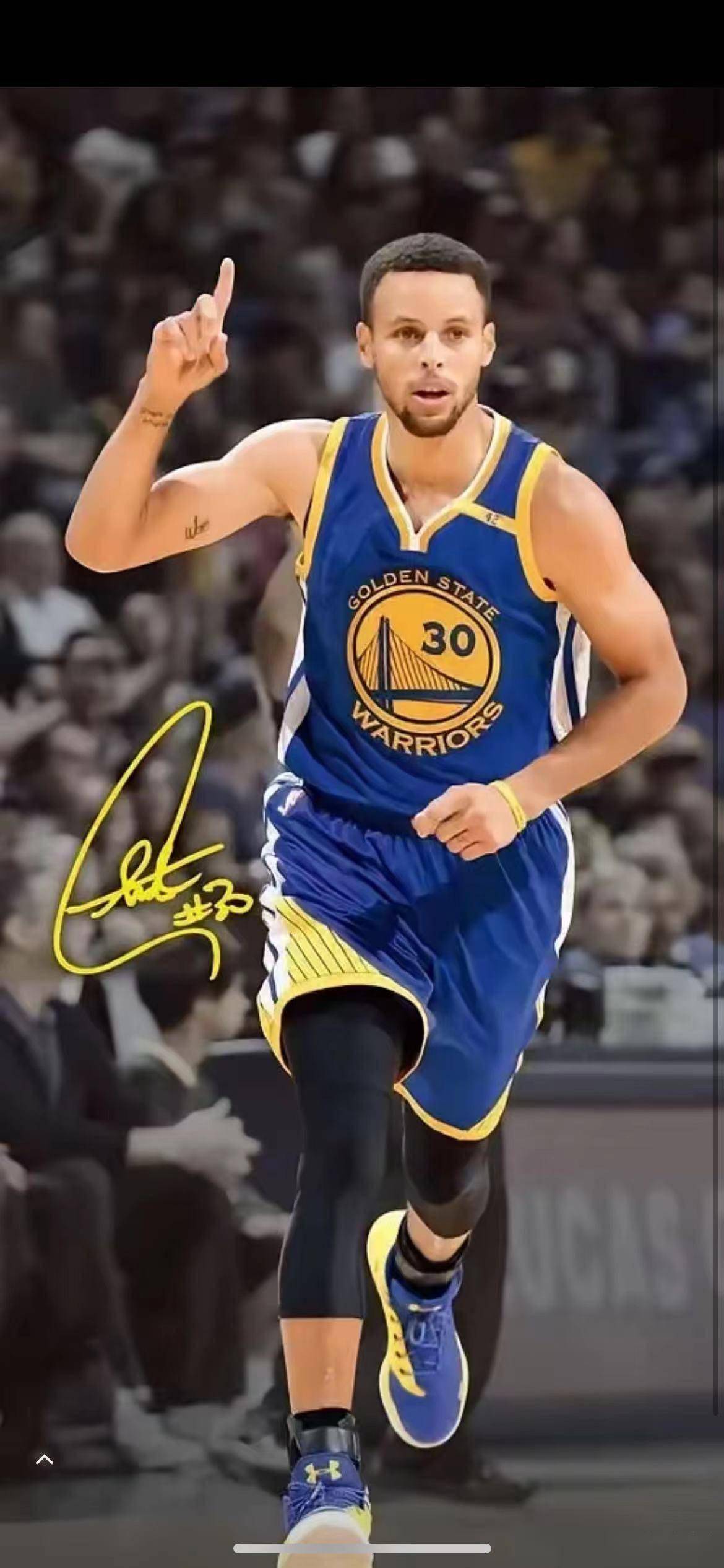 亚利桑那响尾蛇凭借兰迪·强森与席林组成的“左右王牌”，击败洋基王朝首夺冠军