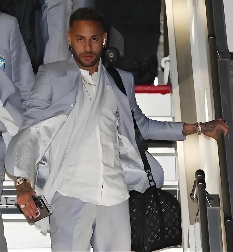 13年不败！英超三强出击，阿森纳后卫接近停赛，切尔西有替代方案